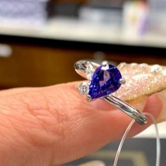 TANZANITE and DIAMOND RING IN PLATINUM900 SETTING - Picture 5 of 16